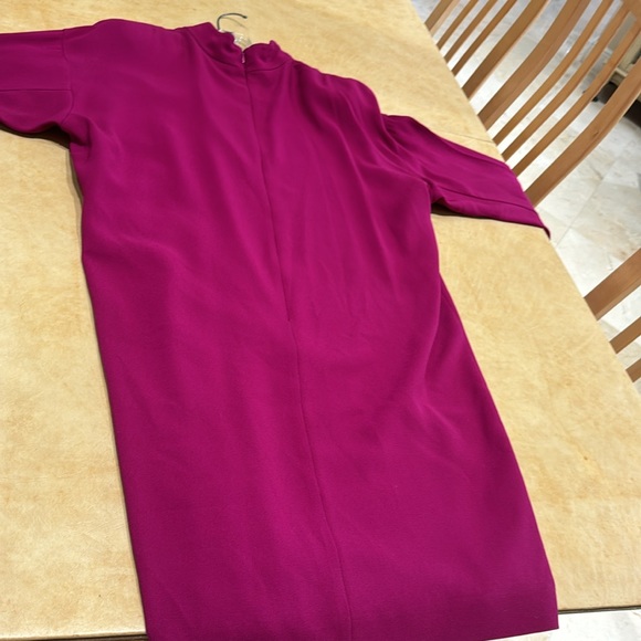 Gorgeous, 16P,Invisible zipper, fully lined.  Working buttons on side seam - Picture 4 of 8